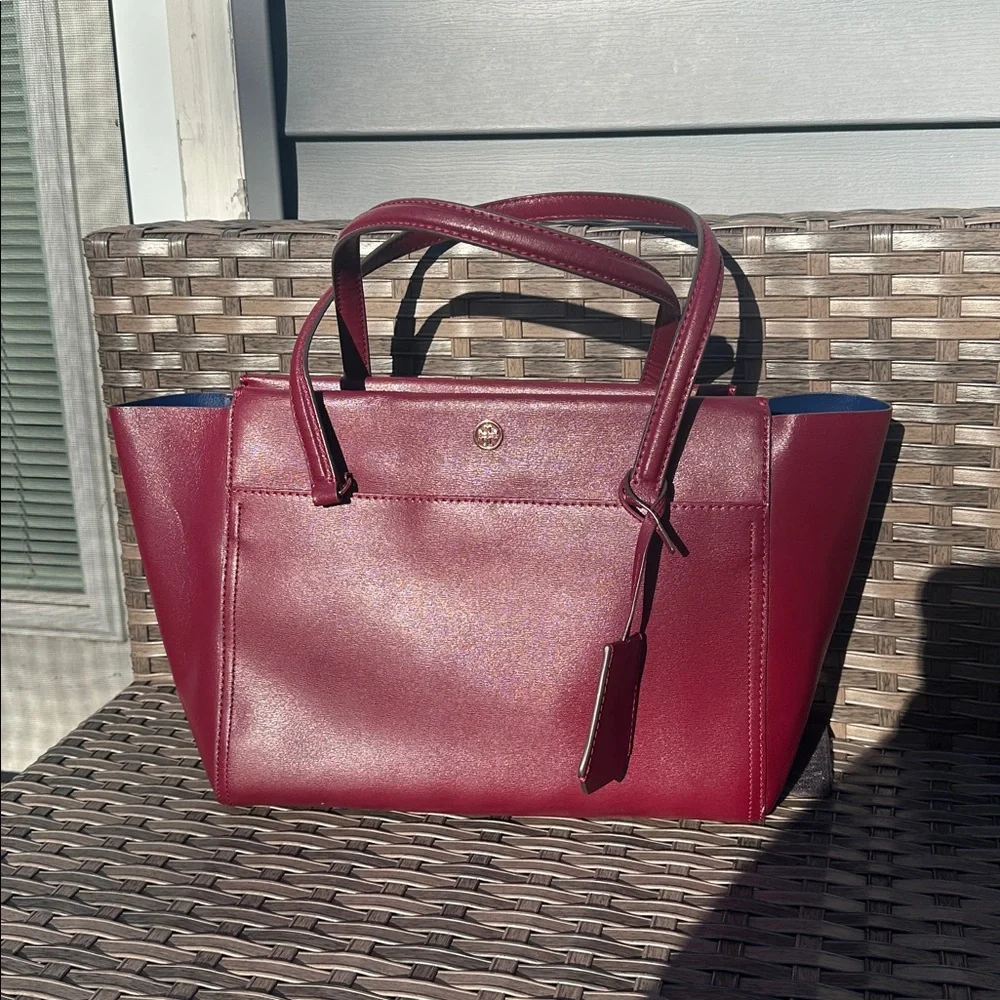 Tory Burch Robinson Tote Bag - Picture 1 of 10